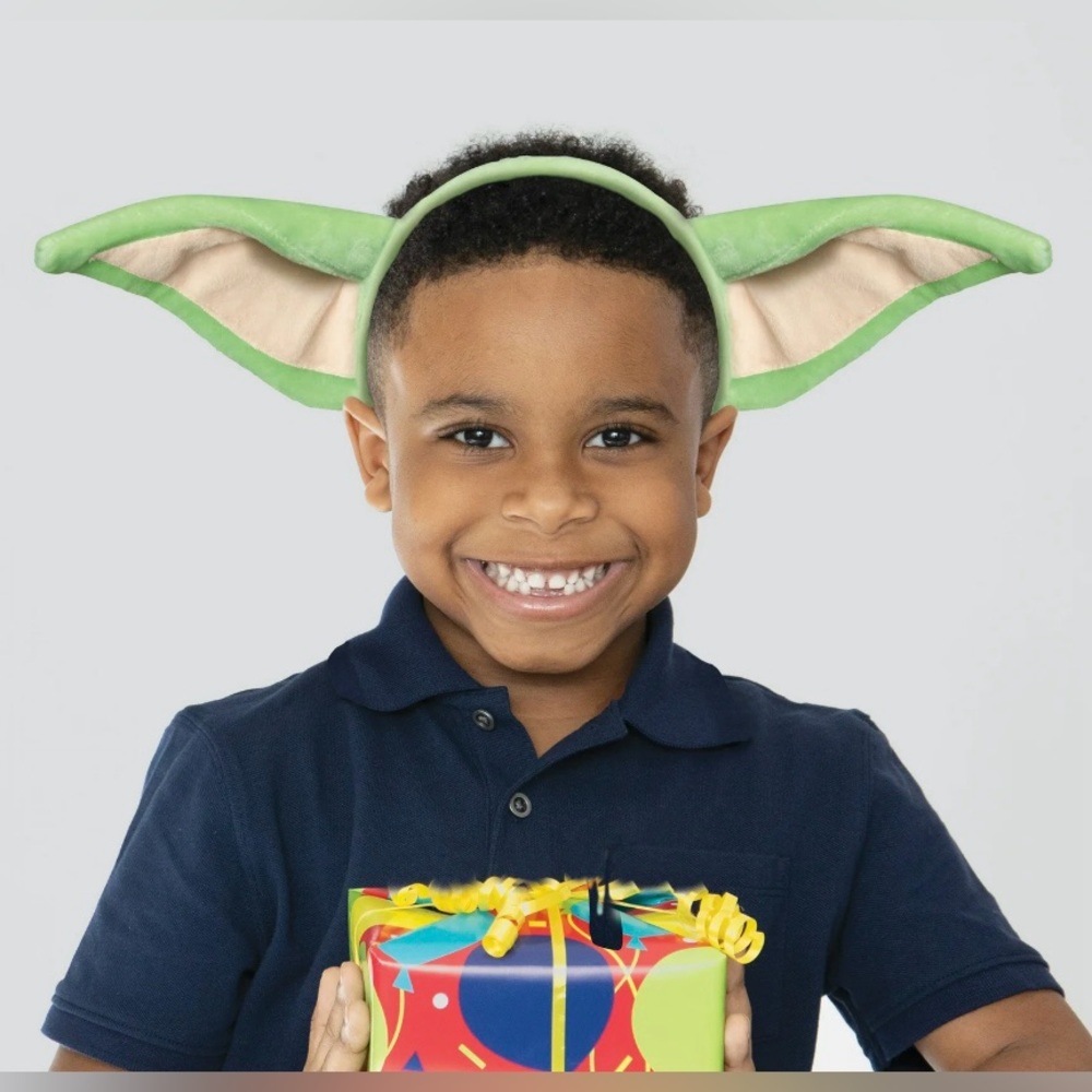 Star Wars The Mandalorian Headband and 4-Pack Sand Set with Molded Sand Cutters!